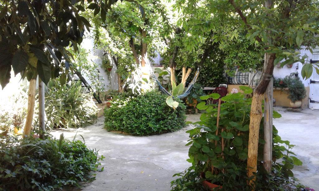 Patio Das Flores Ferreira Do Alentejo Bagian luar foto